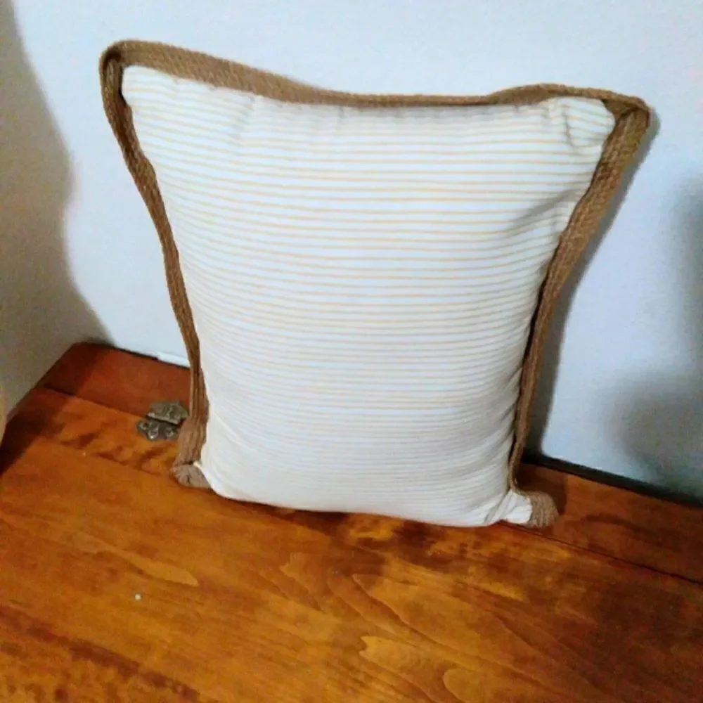Pinnaple Print Accent Decor Pillow